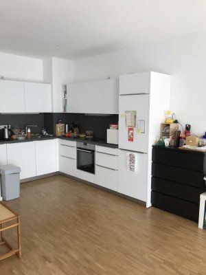 Tolle 3 Zimmer - Wohnung mit Balkon, Parkett, EBK, Badezimmer & Gäste WC
