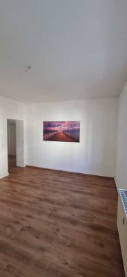 DREI ZIMMER, ruhig und zentral - WG geeignet