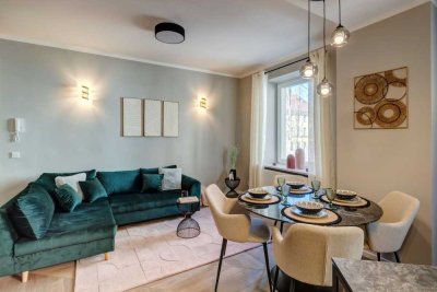 Provisionsfrei! Traumhaft sanierte 4-Zimmer-Altbauwohnung in bester Innenstadtlage