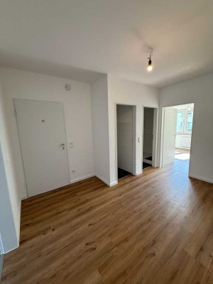 Frisch kernsanierte 3-Raum-EG-Wohnung mit Balkon in Frechen