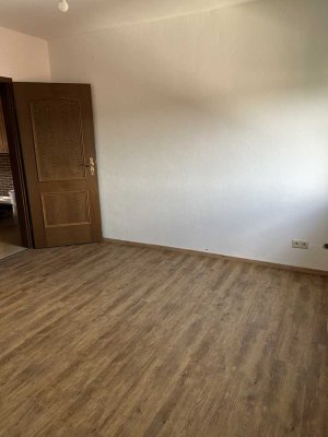 Helle 2-Zimmer Dachgeschosswohnung in Roßtal