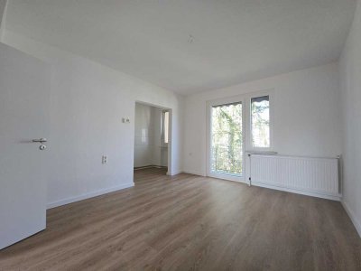 Erstbezug nach Renovierung - Schicke 2 Zimmerwohnung mit Balkon