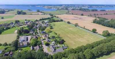 DHH mit zwei Einliegerwohnungen und schönem Garten