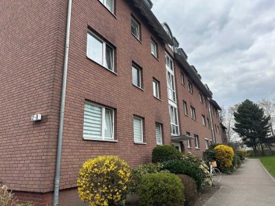 Schöne 3 Zimmer DG Maisonette Wohnung mit Balkon und ausgebautem Dachboden