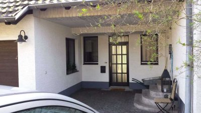 Schöne geräumige Einzimmer-Wohnung in Leverkusen ( Waldsiedlung)