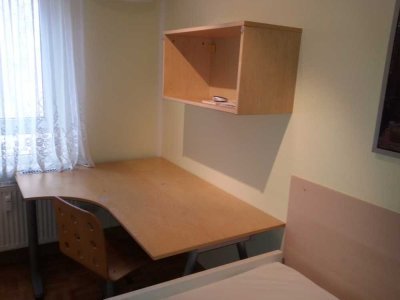 ruhiges möbl. Zimmer in zentraler Lage, mit WLAN und guter Verkehrsanbindung