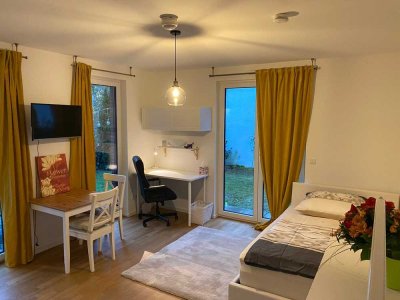 Exklusive,  vollmöblierte Terrassenwohnung mit großem Garten und Einbauküche in Frankfurt am Main