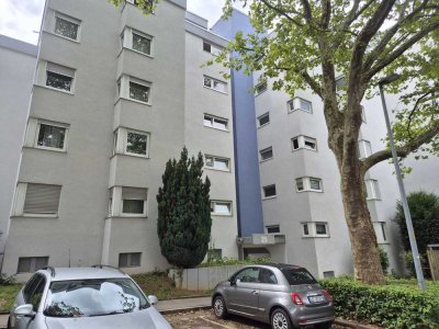 Modernisierte 4-Zimmer-Wohnung mit Balkon | ab 01.10.