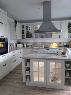 Neuwertige Wohnung 1. OG mit ca. 23 m² großem Balkon 2 Min. zur Fußgängerzone, Innenstadt