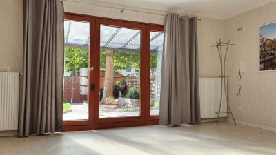 Moderne Reihenhaus zu vermieten – ideal für berufstätige Mieter mit stabilem Einkommen