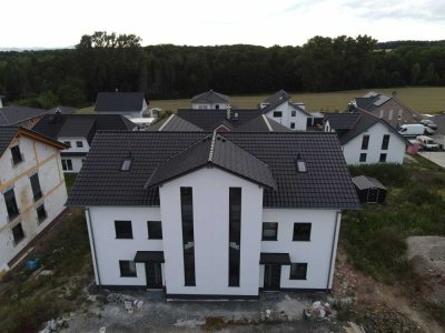 Neubau 2-Zimmer Wohnung in einem Doppelhaus