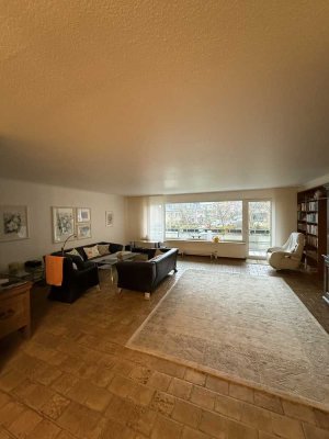 Großzügige 147 m² Wohnung mit 2 Balkonen in Düsseldorf-Unterbach incl. TG-Stellplatz