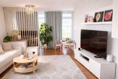 Helle 4-Zimmer Wohnung im 8. OG mit Balkon in Bogenhausen - OHNE MAKLER