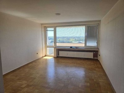 Frisch sanierte 3 Zimmer Wohnung mit Aufzug und Balkon in Köln - gerne auch Jobcenter