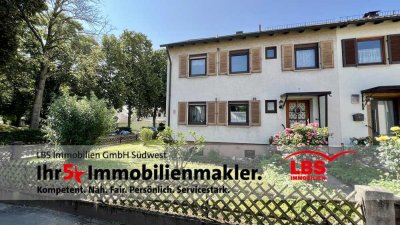 Modernisierer aufgepasst: Doppelhaushälfte mit großem Garten