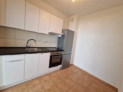 **Anschauen, einziehen, wohlfühlen!** - Neu sanierte 2-RW mit Charme.
