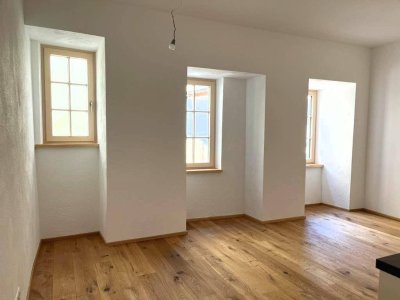 VERMITTELT - Zweitwohnsitzfähige Stadtwohnung im historischen Altbau - barrierefrei, provisionsfrei