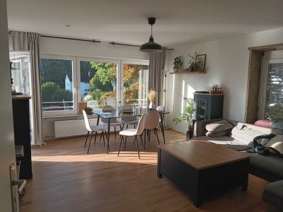 Schöne helle 3 Zi.-Wohnung mit Süd-Balkon und Garten in ruhiger Waldrandlage