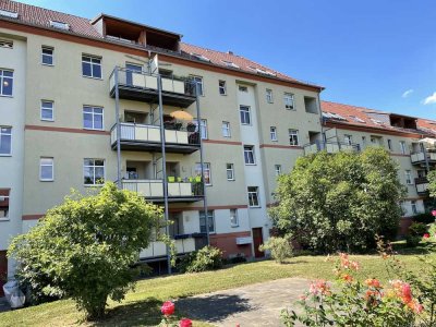 * großzügige 1,5 Raumwohnung in ruhiger Lage *