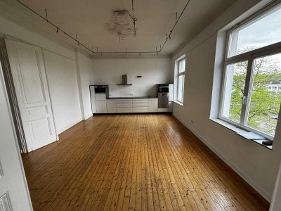 Repräsentative 4-Zimmer Wohnung im 3. OG in Aachen-Frankenberg