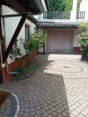 Haus mit 4 Zimmern und kleinem Garten in Eppertshausen zu vermieten
