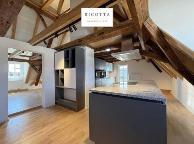 Erstbezug nach Sanierung - traumhafte 3,5 Zimmer Wohnung mit Balkon im Kulturdenkmal