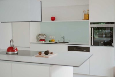 Ansprechend gestaltete, vollständig möblierte, helle Souterrain Wohnung in Großsachsen