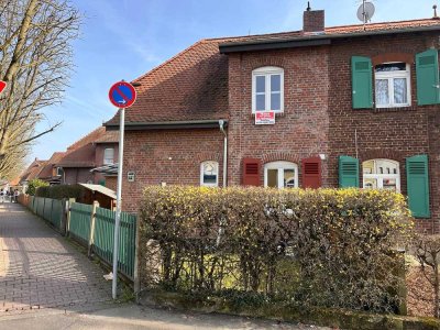 Saniertes Einfamilienhaus (Doppelhaushälfte) mit 3 Zimmern in Frankfurt-Zeilsheim