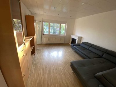 Renovierte 3 Zimmern Wohnung mit Balkon, Keller & Dachboden in Frankfurt/Hausen