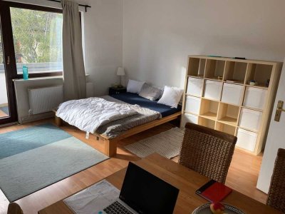 Quiet top floor 1.5-Room Apartment for Rent in Berlin-Reinickendorf