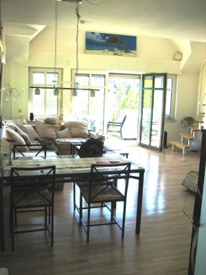 Helle 2-Zimmer Maisonette-Wohnung im 2. OG mit Balkon in Engelskirchen