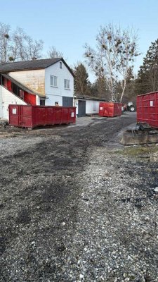 Renovierungsbedürftiges Einfamilienhaus mit 5 Zimmern in München-Feldmoching