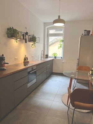 6271 - 4-Zimmer-Altbauwohnung mit viel Charme in guter Oststadtlage!