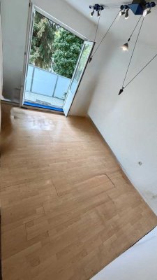 3 Zimmer Wohnung mit tollem Balkon in Bremen-Woltmershausen