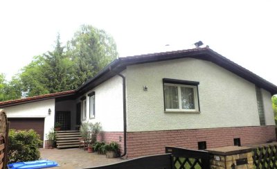 Gepflegter Bungalow mit Einliegerwohnung in Traumlage von Teltow/Seehof !