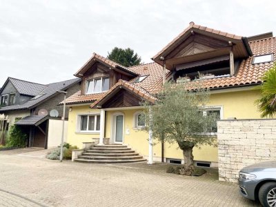Exklusive 4-Zimmer-Whg. wie Einfamilienhaus mit Loggia, Garage in begehrter Lage, Spielstr.
