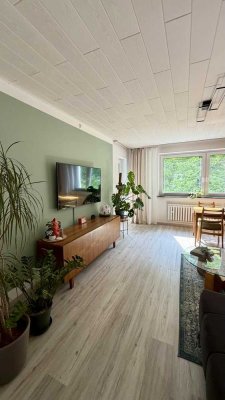 Helle und modern renovierte 3-Zimmer-Wohnung mit Balkon in Wolfsburg-Teichbreite
