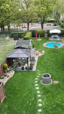 Großzügig Wohnen auf 2 Etagen, für Gartenliebhaber