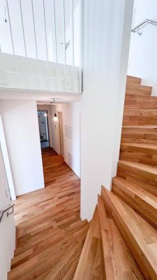 PROVISIONSFREI - HERRLICHE 2-ZIMMER-MAISONETTE MIT GROSSZÜGIGER TERRASSE + LOGGIA