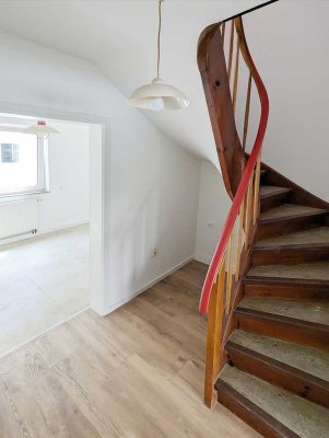 Einmalige 4 Zimmer Maisonette-Wohnung mit Dachterrasse