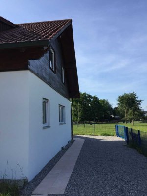 Günstiges, vollständig renoviertes 5-Zimmer-Einfamilienhaus mit EBK in Holzheim