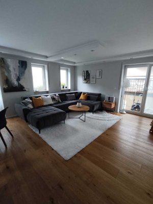 Großzügige Maisonette-Wohnung mit Garten, Balkon, Terrasse, Garage, Keller und zwei Parkplätzen