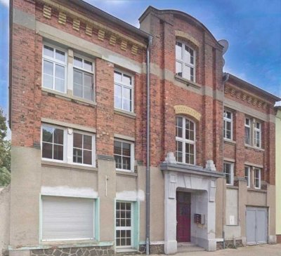 3 Mietwohnungen und 2 geräumige Gewerbeeinheiten