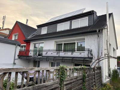 Sehr schöne modernisierte 5-Zimmer-Wohnung mit gehobener Ausstattung und EBK in Rösrath-Forsbach