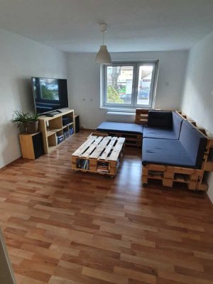 schön renovierte, helle 2-Zimmer-Wohnung in Milbertshofen mit Wohnküche u. EBK