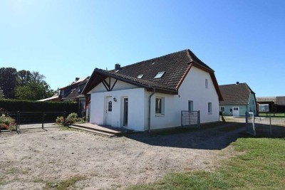 Doppelhaushälfte mit 2 Wohneinheiten auf dem Land