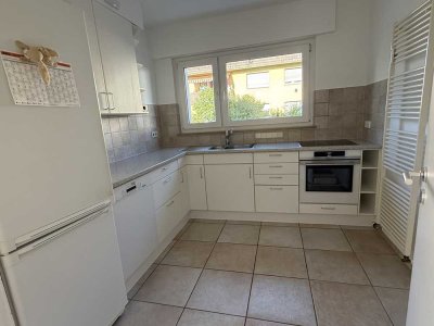 4-Raum-Hochparterre-Wohnung mit EBK in Stuttgart-Vaihingen Ortsrandlage