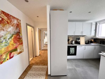 Helle, sanierte 3-Zimmer-Wohnung mit Einbauküche, Garage und Garten