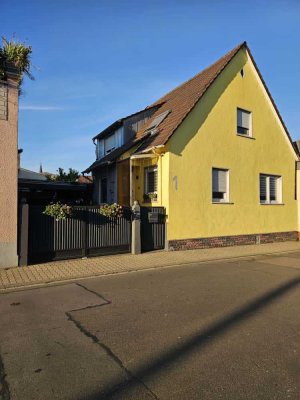 Freistehendes Einfamilienhaus mit Charme – ab 01.12. verfügbar