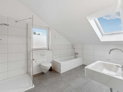 Helle 2-Zimmer Dachgeschosswohnung mit Terrasse in Haar